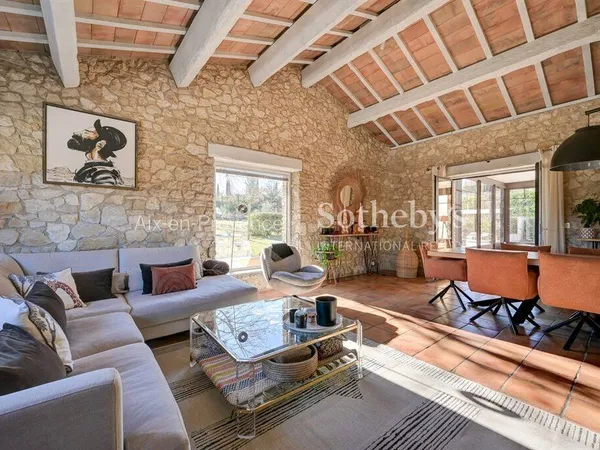 Maison 10 pièces 220 m² 