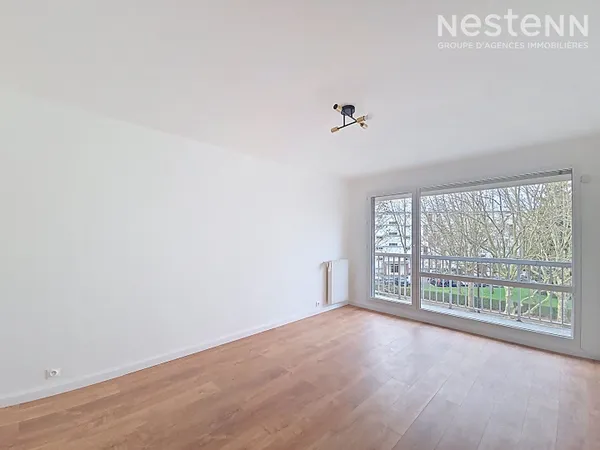 A vendre exclusivité appartement 3 pièces 62 m² traversant avec balcon et parking 