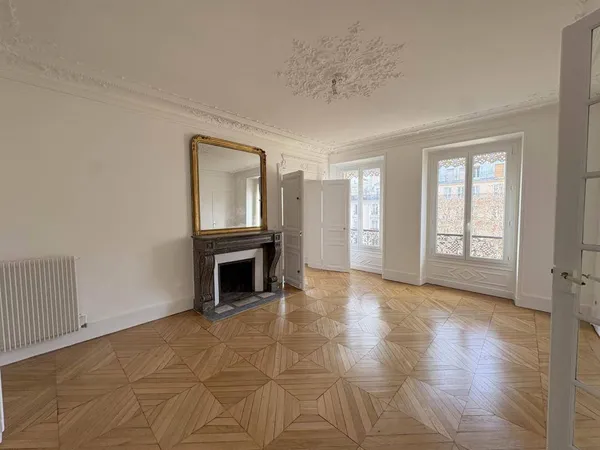 Loue T5 - 120.9m² - Paris 