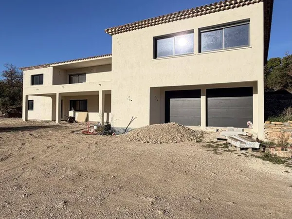 Villa 8 pièces 267 m² 