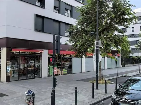 Local commercial 420 m² 