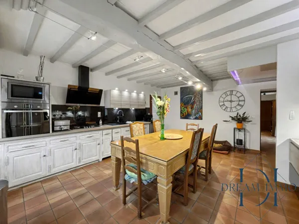 Maison 6 pièces 166 m² 