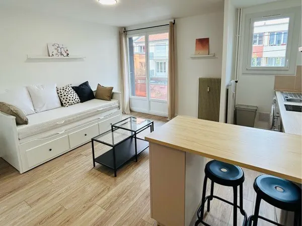 Studio meublé 22m2 + parking + balcon 