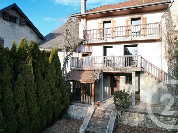 Maison 10 pièces 172 m² 