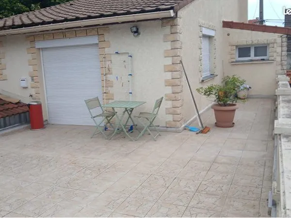 LOCATION STUDIO 30m2 MEUBLÉ POUR ÉTUDIANT ou ACTIF avec une grande terrasse privative de 40 m2 