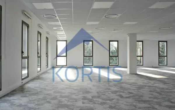BUREAUX A VENDRE OU A LOUER 