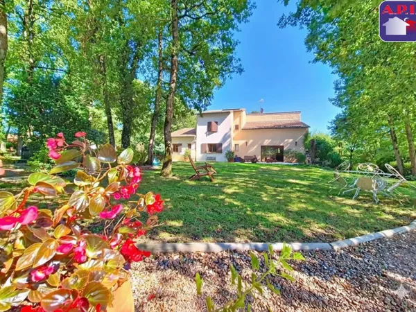 Maison 6 pièces 272 m² 