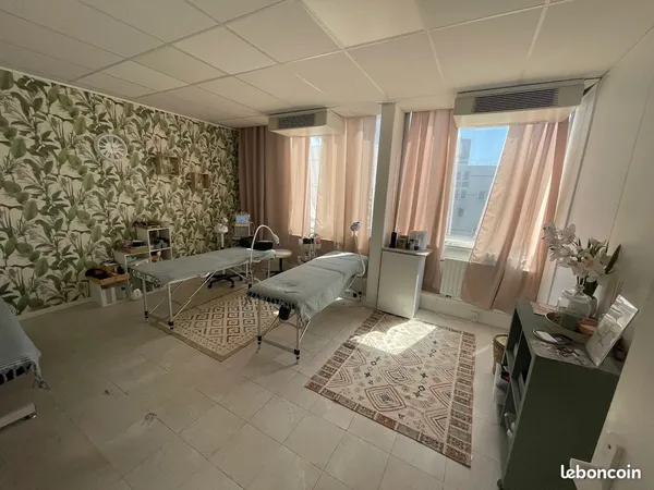 Local/ Bureau standing 20m2 Evry Agora CC 