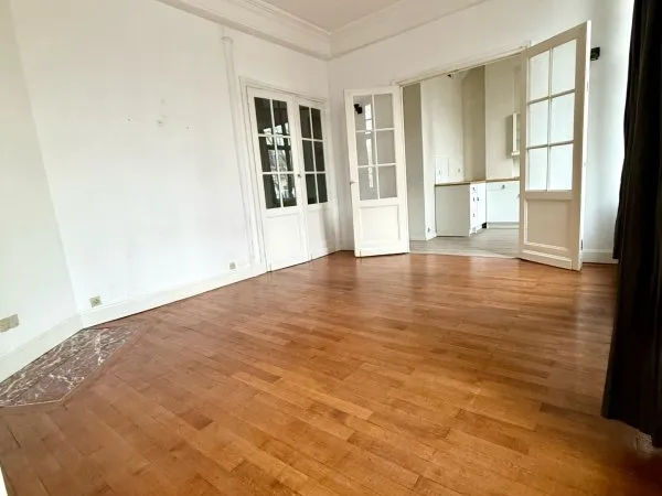LILLE VAUBAN-VASTE T2 PLEIN DE CHARME DANS SECTEUR PRISE