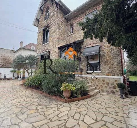 Maison 8 pièces 140 m² 