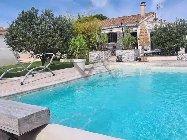 Maison de plain-pied 5 pièces 134 m² 