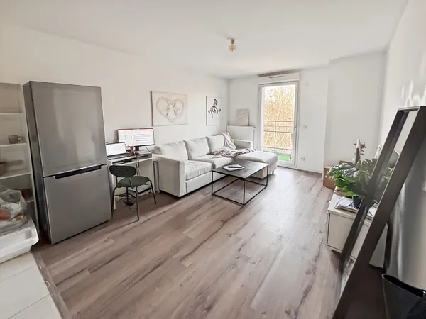 À LOUER - APPARTEMENT - MENNECY 