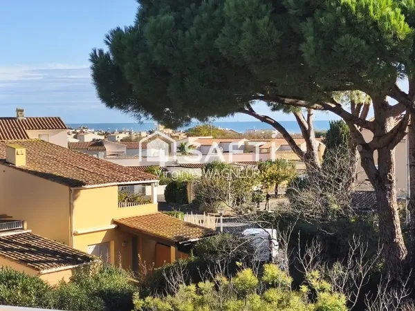 Secteur La Roquille, appartement T3 climatisé et meublé. 