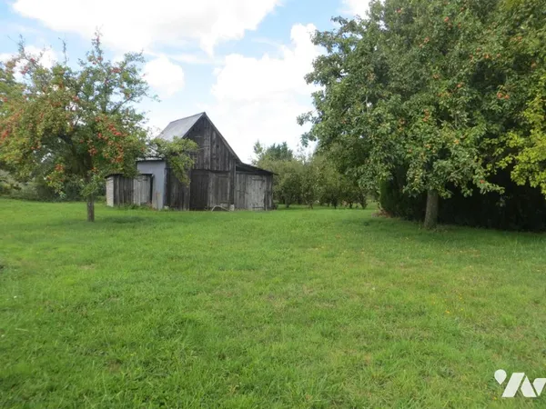 Terrain 893 m² 