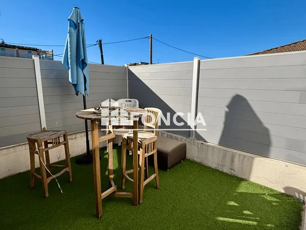 SAINT-RAPHAEL : Studio en duplex avec terrasse - Intimité et indépendance garanties 