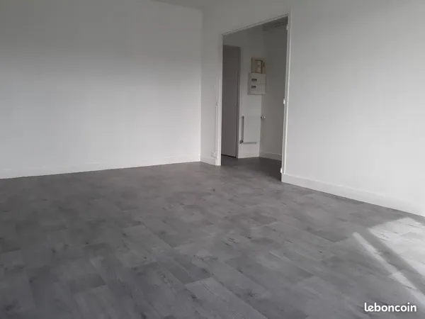 Appartement F3 Lumineux avec balcon à Cherbourg 