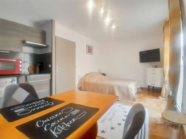 Studio 1 pièce 27 m² 