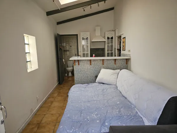 Studio meublé avec extérieur 