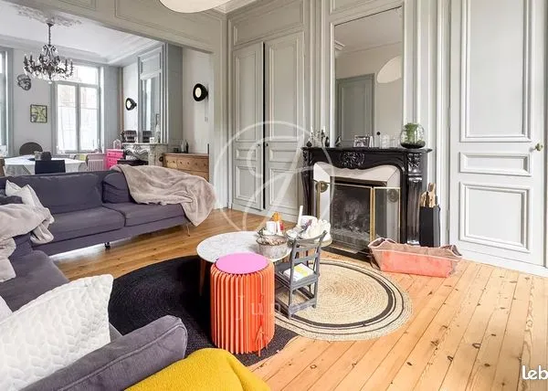 Maison 7 pièces 220 m² 