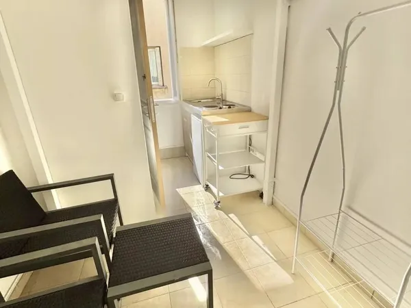 Studette 1 pièce 9 m² 