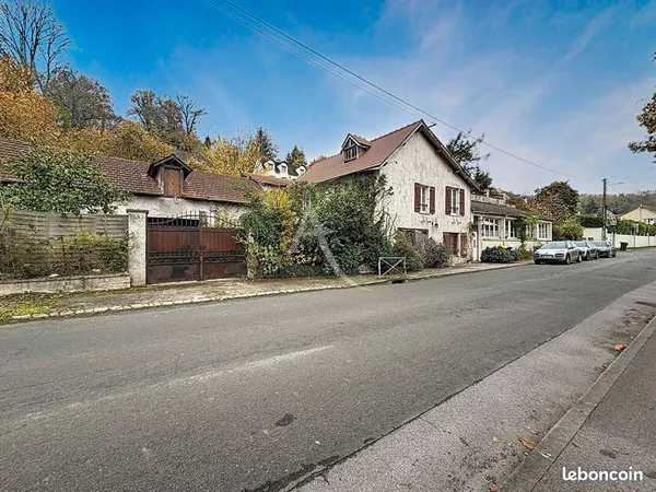 Maison 10 pièces 270 m² 