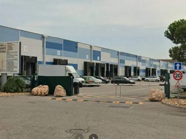 Entrepôt 1889 m² 