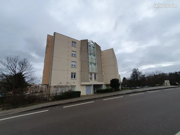 Studio 1 pièce 29 m² 