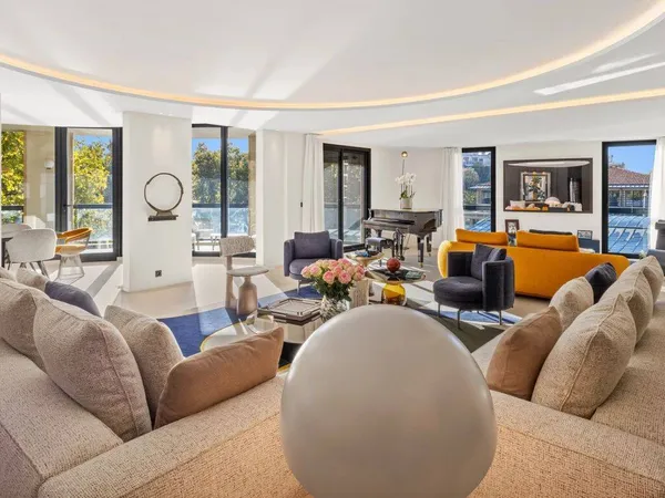 Appartement 5 pièces 237 m² 
