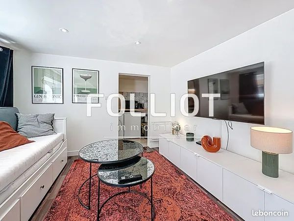 Studio 1 pièce 32 m² 