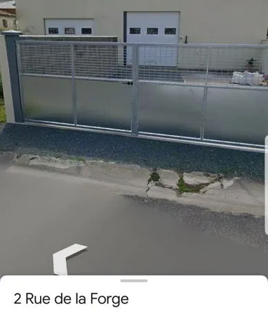 Entrepôt avec bureau 