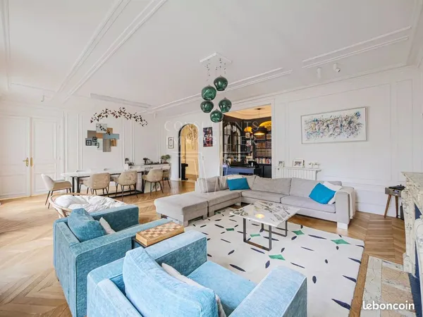 Appartement 6 pièces 212 m² 