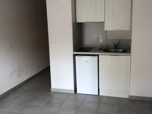 A VENDRE STUDIO DE 18 m² à MARSEILLE (13009) 