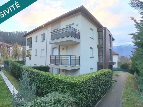 Appartement T1 Bis plus parking et garage 