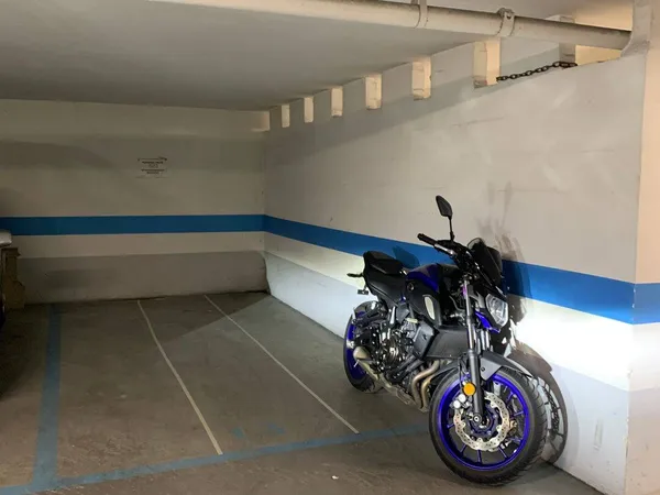 Parking 14 m² 