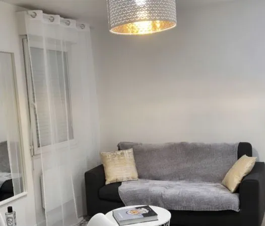 Studio Meublé Design - Proximité Immédiate Câble C1 