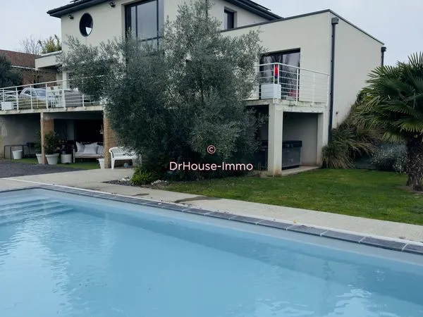 Villa 6 pièces 178 m² 