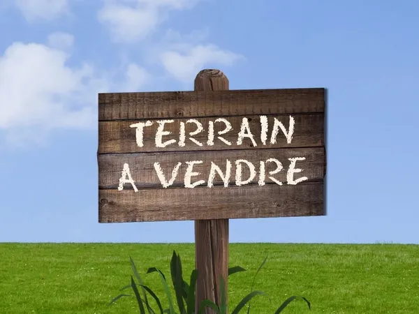 À VENDRE TERRAIN CONSTRUCTIBLE 