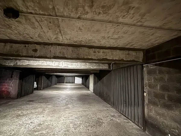Box/Garage 15m²-Lyon5/Point-Du-Jour. Résidence sécurisée 