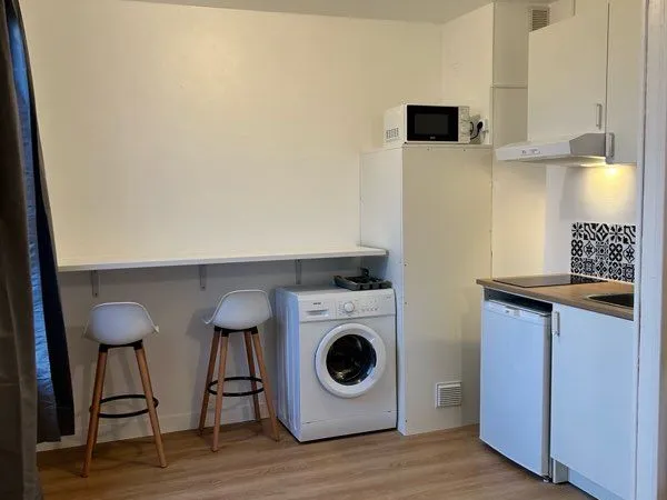 Studio meublé et rénové 