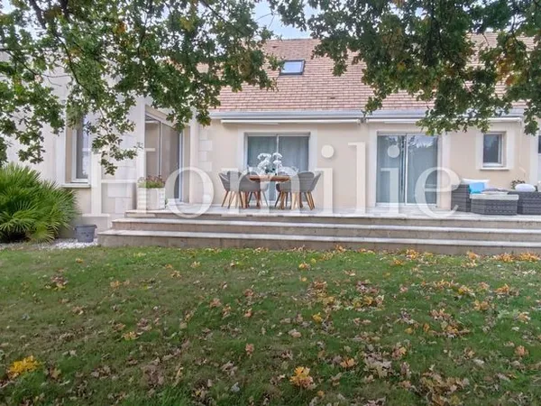 Maison de luxe 7 pièces 140 m² 