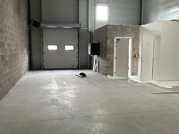 Entrepôt 124 m² HEM 