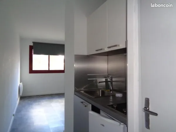 Studio 1 pièce 17 m² 
