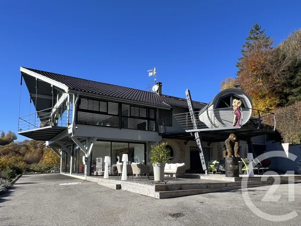 Maison 4 pièces 240 m² 