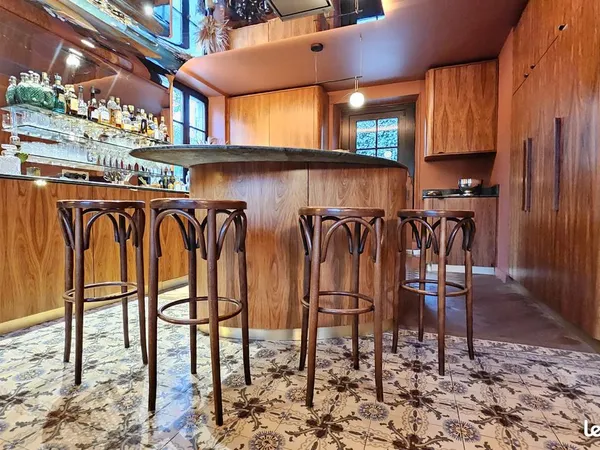 Maison 7 pièces 210 m² 