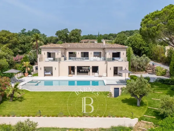 LOCATION SAISONNIÈRE - GRIMAUD - 6 CHAMBRES - PISCINE A DEBORDEM 