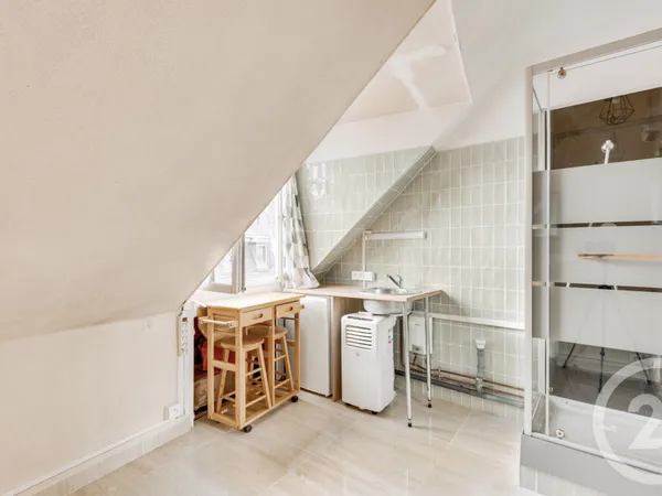 Chambre de service 1 pièce 5 m² 