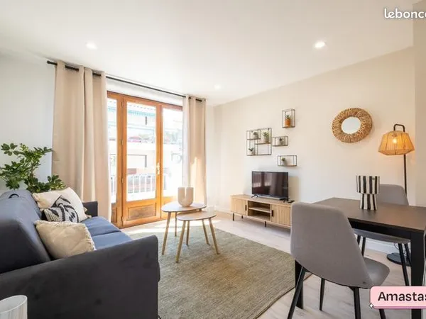 Studio 1 pièce 30 m² 