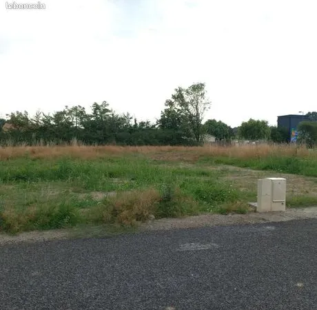Terrain 374 m² 