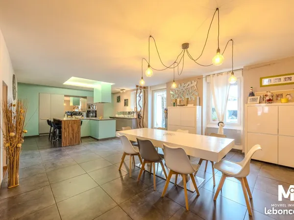 Maison 8 pièces 212 m² 