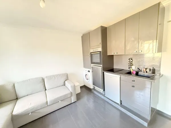 Studio 1 pièce 23 m² 